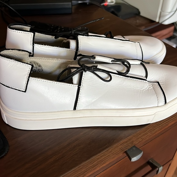 Dyan MILLY Sneaker - Picture 5 of 7